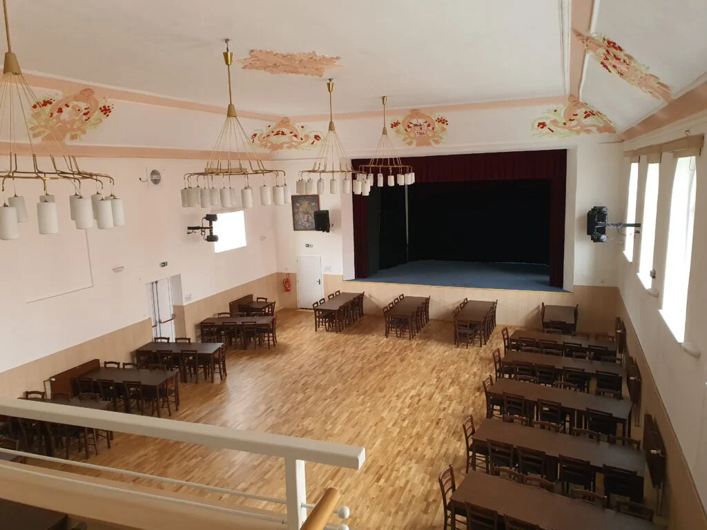 Rekonstrukce městského kulturního sálu Hoštka